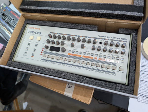 Roland - TR-09