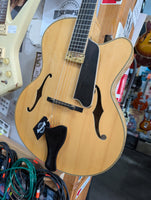 Eastman - AR910CE