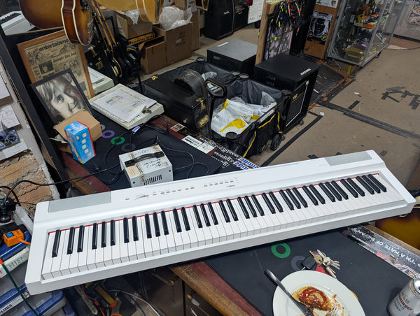 YAMAHA - P-125
