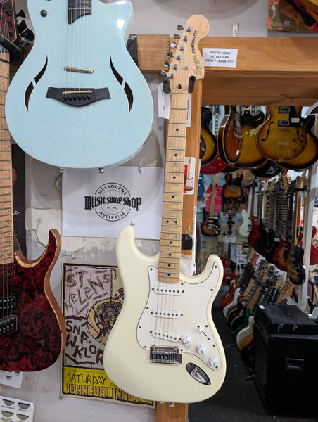 Squier by Fender - Affinity Series Stratocaster