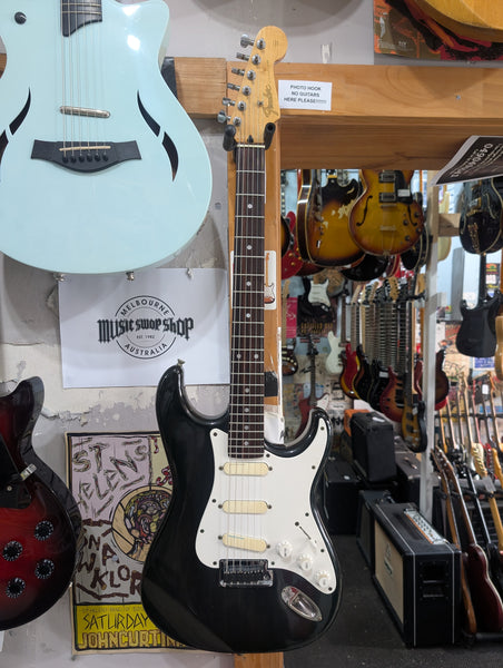Fender - STR-85R Stratocaster