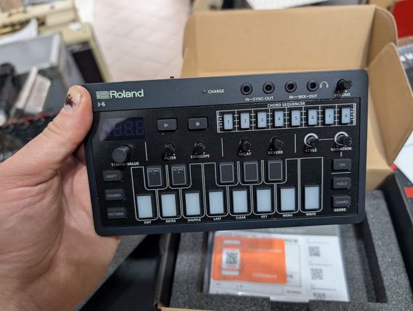 Roland - J-6 Chord Synthesizer
