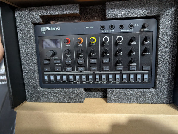 Roland - T-8 Beat Machine
